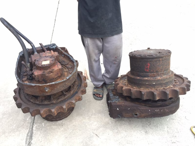 มอเตอร์ตัวเดิน KOBELCO  SK200-2 มือสองญี่ปุ่น ตัดบอดี้มา ติดต่อ Line jiraroj2909