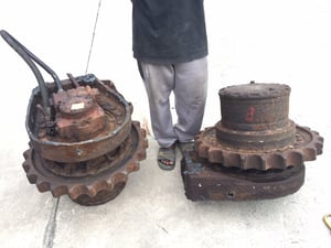 มอเตอร์ตัวเดิน KOBELCO  SK200-2 มือสองญี่ปุ่น ตัดบอดี้มา ติดต่อ Line jiraroj2909