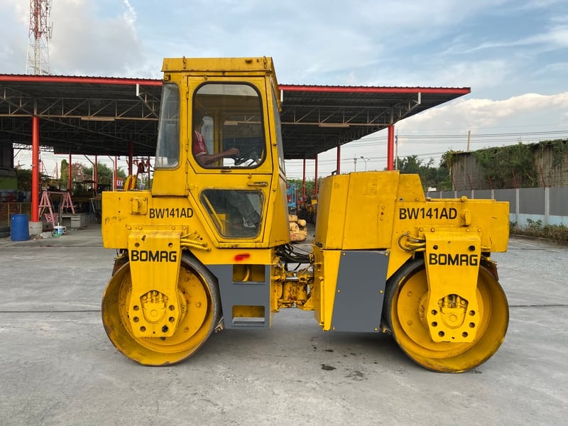 รถบดล้อเหล็ก BOMAG  BW141AD ขนาด 7 ตัน   รถเก่านอกนำเข้า ติดต่อ  Line jiraroj2909