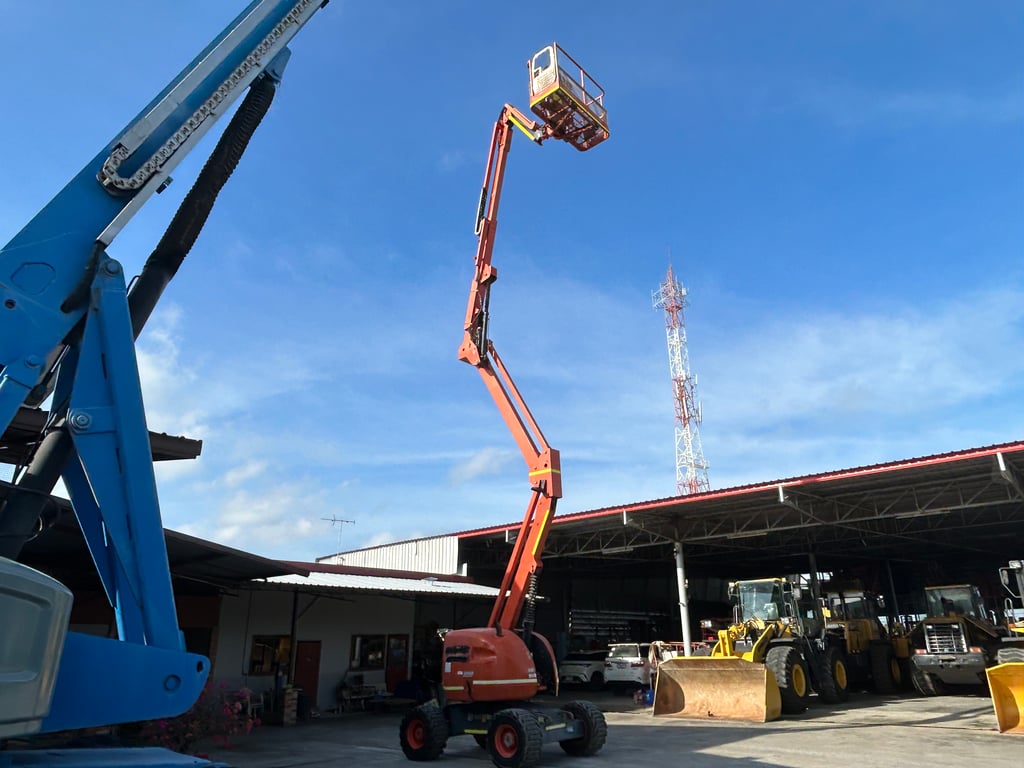 ขายรถกระเช้าบูม JLG รุ่น 450AJ ความสูง 13.7 เมตร รถเก่านอก ติดต่อ Line jiraroj2909