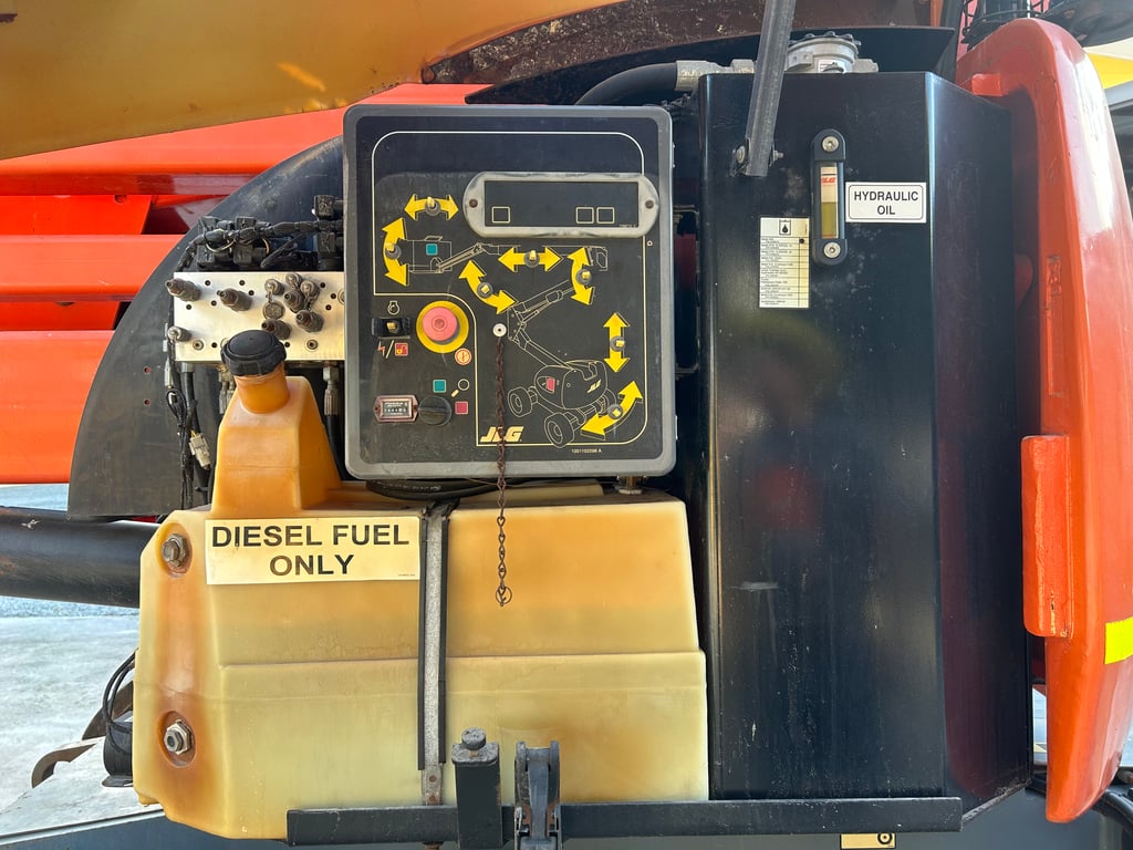 ขายรถกระเช้าบูม JLG รุ่น 450AJ ความสูง 13.7 เมตร รถเก่านอก ติดต่อ Line jiraroj2909