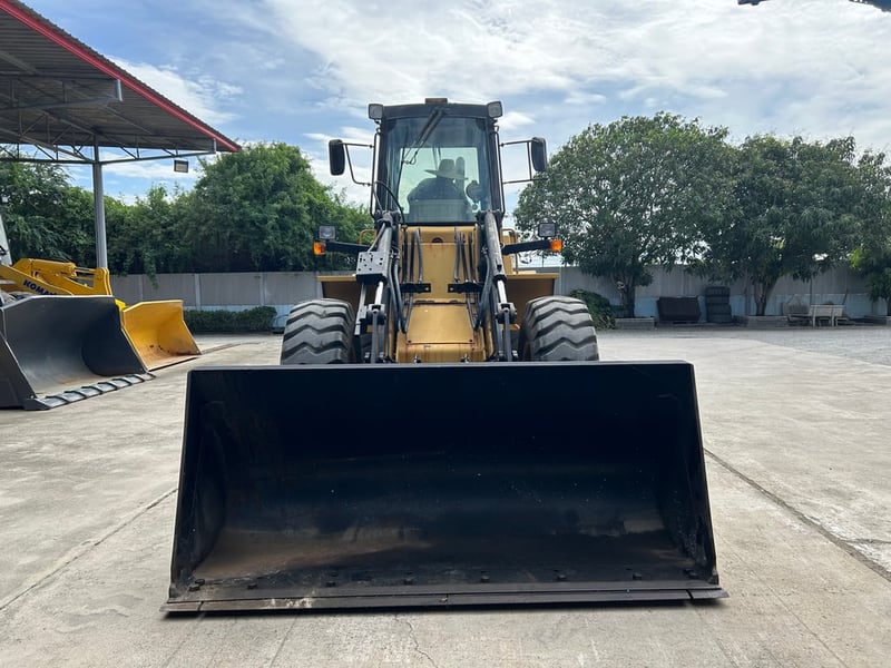รถตักล้อยาง CAT IT14F บุ้งกี๋ 1.4 คิว ยกสูง 3.6 ม. คอนโทรลเดี่ยว รถเก่านอกนำเข้า ติดต่อ Line jiraroj2909