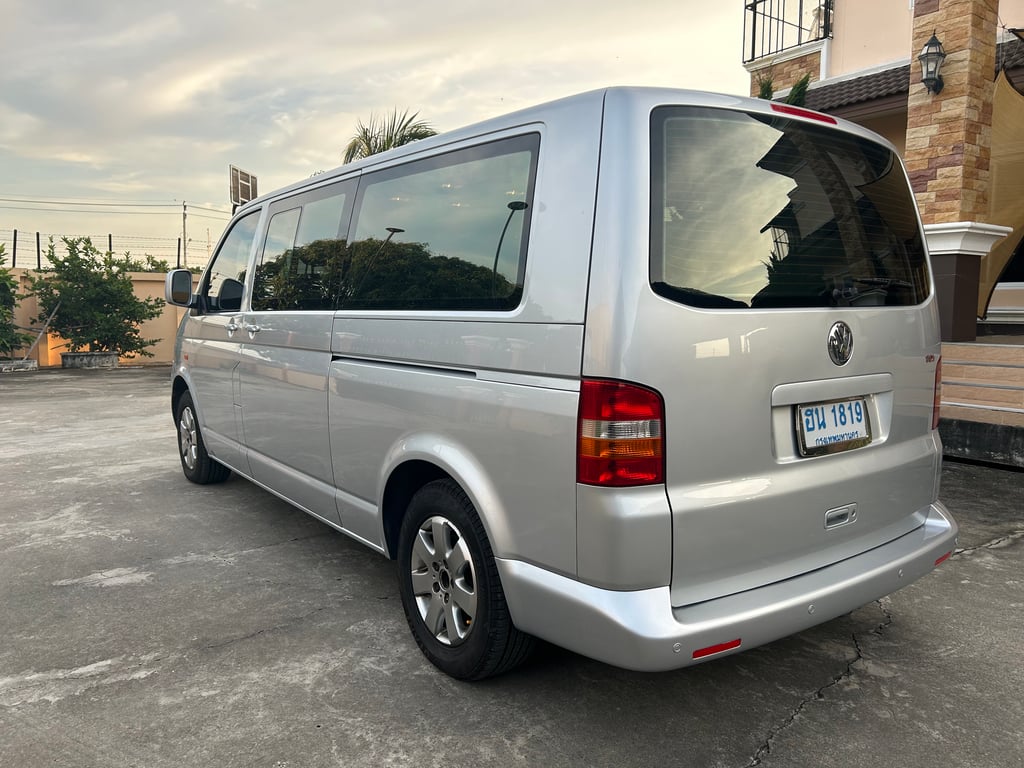 ปี 2005 รถตู้ Volkswagen Caravelle 2.5 TDi รถบ้าน เจ้าของขายเอง