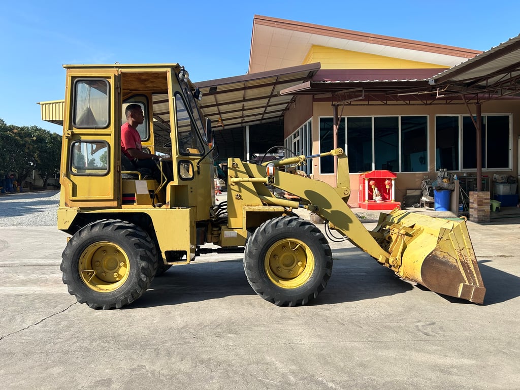 รถตักล้อยาง MITSUBISHI WS300 บุ้งกี๋ 0.5 คิว ยกสูง 3 เมตร รถเก่านอกนำเข้า ติดต่อ Line jiraroj2909 รถตักล้อยาง MITSUBISHI WS300 บุ้งกี๋ 0.5 คิว ยกสูง 3 เมตร รถเก่านอกนำเข้า ติดต่อ Line jiraroj2909