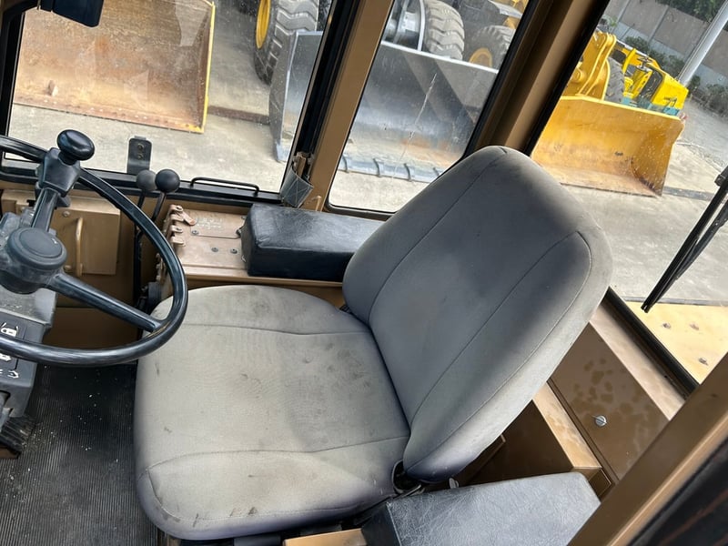 รถตักล้อยาง CAT IT14F บุ้งกี๋ 1.4 คิว ยกสูง 3.6 ม. คอนโทรลเดี่ยว รถเก่านอกนำเข้า ติดต่อ Line jiraroj2909 รถตักล้อยาง CAT IT14F บุ้งกี๋ 1.4 คิว ยกสูง 3.6 ม. คอนโทรลเดี่ยว รถเก่านอกนำเข้า ติดต่อ Line jiraroj2909