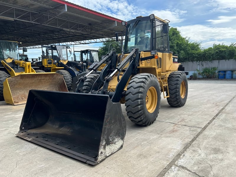 รถตักล้อยาง CAT IT14F บุ้งกี๋ 1.4 คิว ยกสูง 3.6 ม. คอนโทรลเดี่ยว รถเก่านอกนำเข้า ติดต่อ Line jiraroj2909