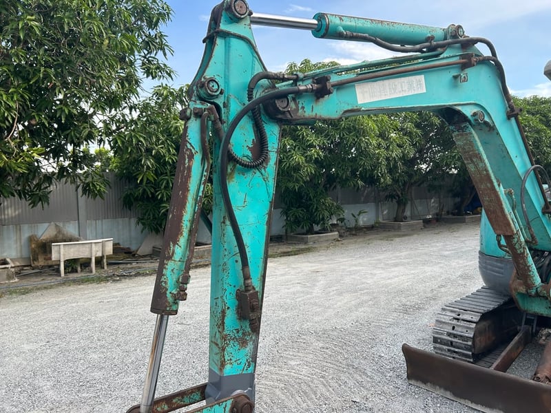 รถแบคโฮ KOBELCO SK30SR ขนาด 3 ตัน รถเก่านอกนำเข้า ติดต่อ Line: jiraroj2909