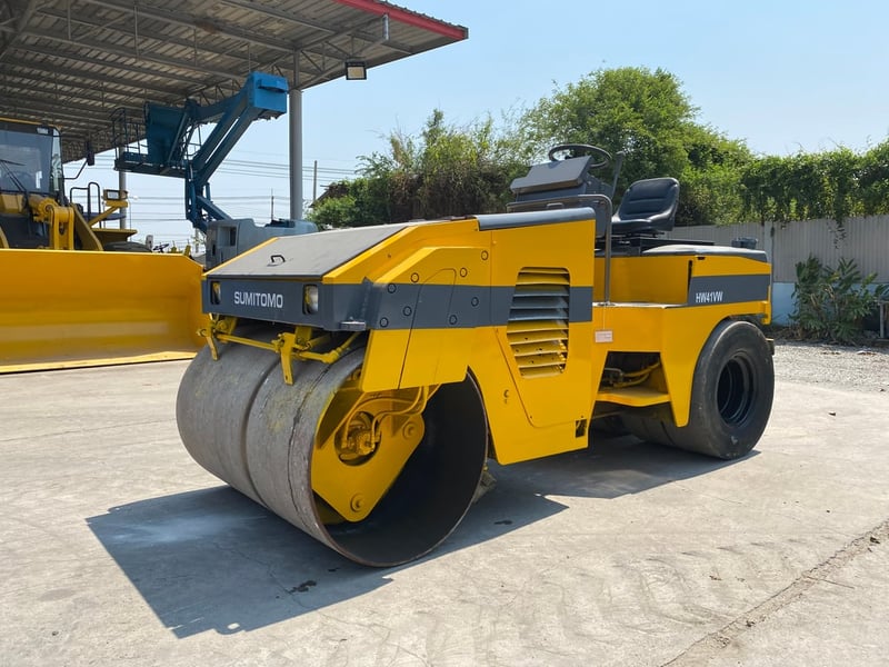 รถบดล้อหน้าเหล็กล้อหลังยาง SUMITOMO HW41VW ขนาด 4ตัน รถเก่านอกนำเข้า ติดต่อ Line jiraroj2909 รถบดล้อหน้าเหล็กล้อหลังยาง SUMITOMO HW41VW ขนาด 4ตัน รถเก่านอกนำเข้า ติดต่อ Line jiraroj2909