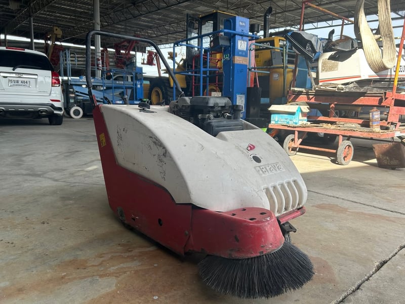 รถดูดฝุ่นแบบเดินตาม เครื่องยนต์เบนซิน ติดต่อ Line jiraroj2909