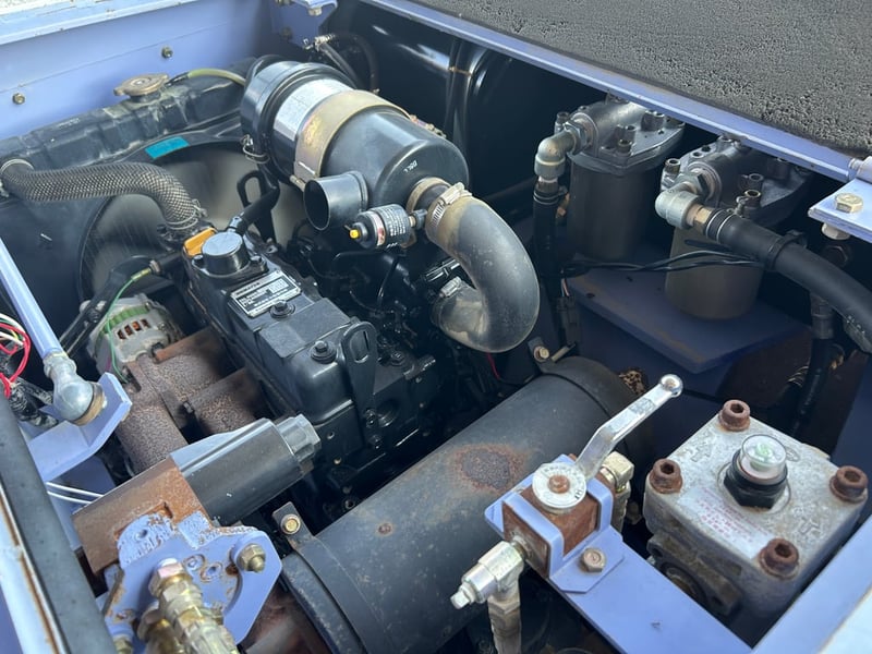 รถบด KOMASTU JV40CW-3 ล้อหน้าเหล็ก ล้อหลังยาง ขนาด 4ตัน ติดต่อ Line jiraroj2909 รถบด KOMASTU JV40CW-3 ล้อหน้าเหล็ก ล้อหลังยาง ขนาด 4ตัน ติดต่อ Line jiraroj2909