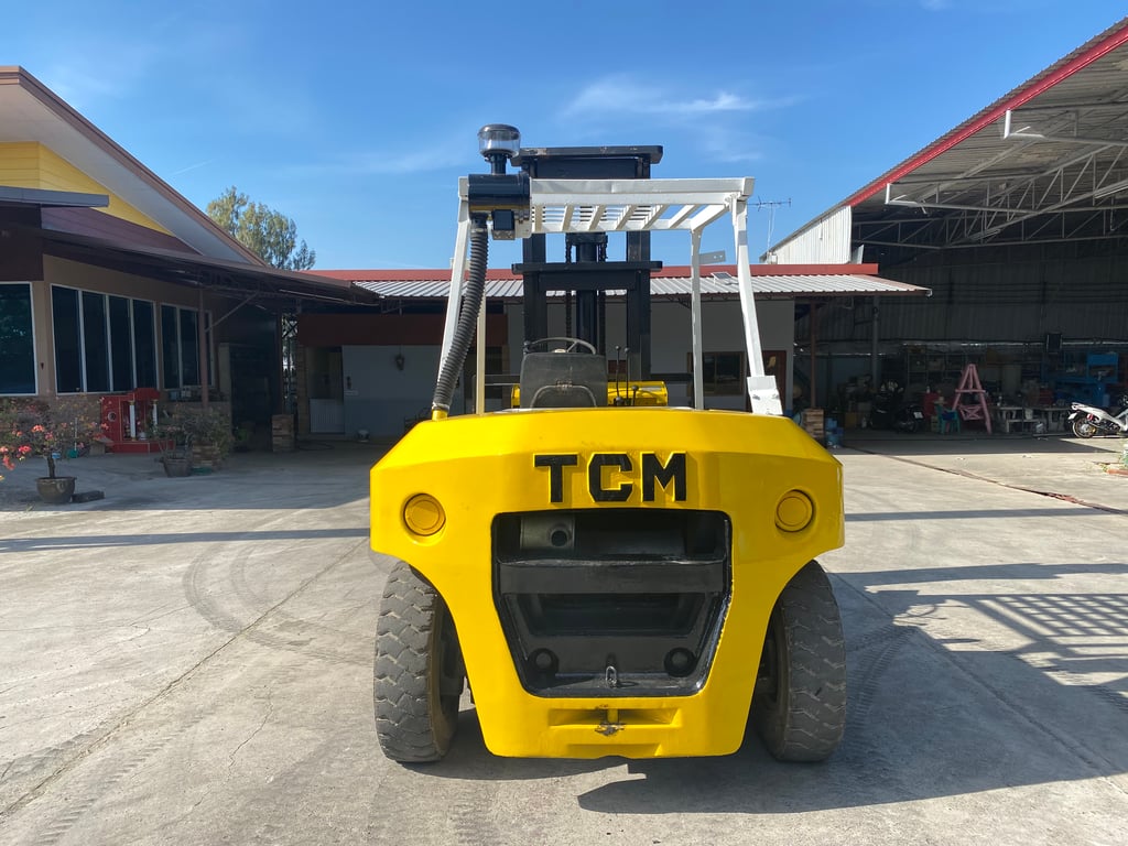 รถฟอร์คลิฟท์ TCM   FD60Z4 ยก 6 ตัน เสาสูง 4 ม. เกียร์ธรรมดา ติดต่อ Line jiraroj2909