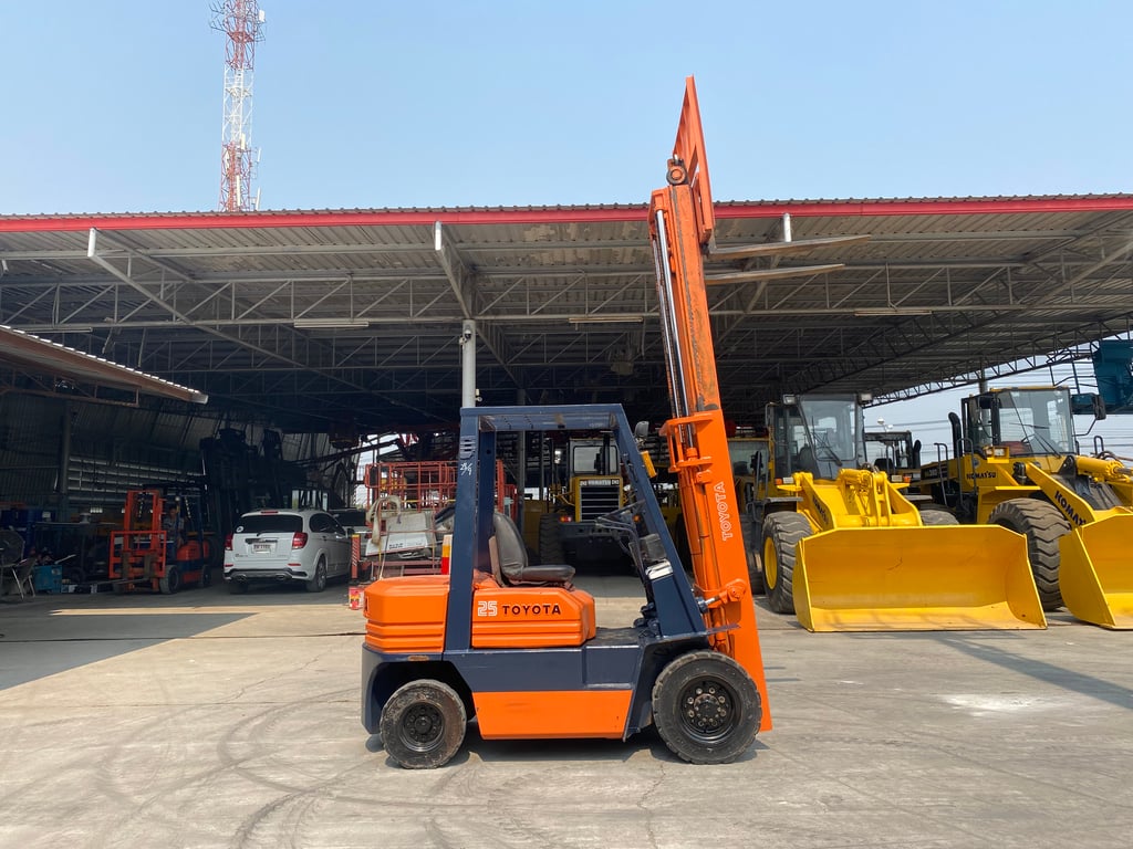 รถฟอร์คลิฟท์ TOYOTA 02-5FD25 ยก 2.5 ตัน เสาสูง 3เมตร ติดต่อ Line jiraroj2909 รถฟอร์คลิฟท์ TOYOTA 02-5FD25 ยก 2.5 ตัน เสาสูง 3เมตร ติดต่อ Line jiraroj2909