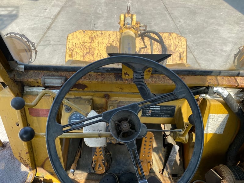 รถตักล้อยาง KOMATSU  JH30B บุ้งกี๋ 1คิว   รถเก่านอกนำเข้า ติดต่อ Line jiraroj2909