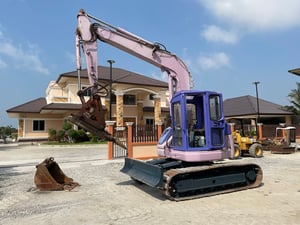 รถแบคโฮ SUMITOMO SH75U-2  ขนาด 7.5 ตัน  มีหัวกระแทกและบุ้งกี๋ รถเก่านอกนำเข้า  ติดต่อ  Line jiraroj2909