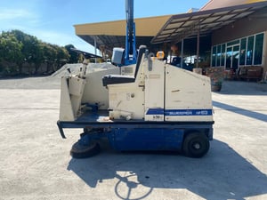 รถกวาดถนนดูดฝุ่น HOWA  HF63  รถเก่านอกนำเข้า ติดต่อ Line jiraroj2909