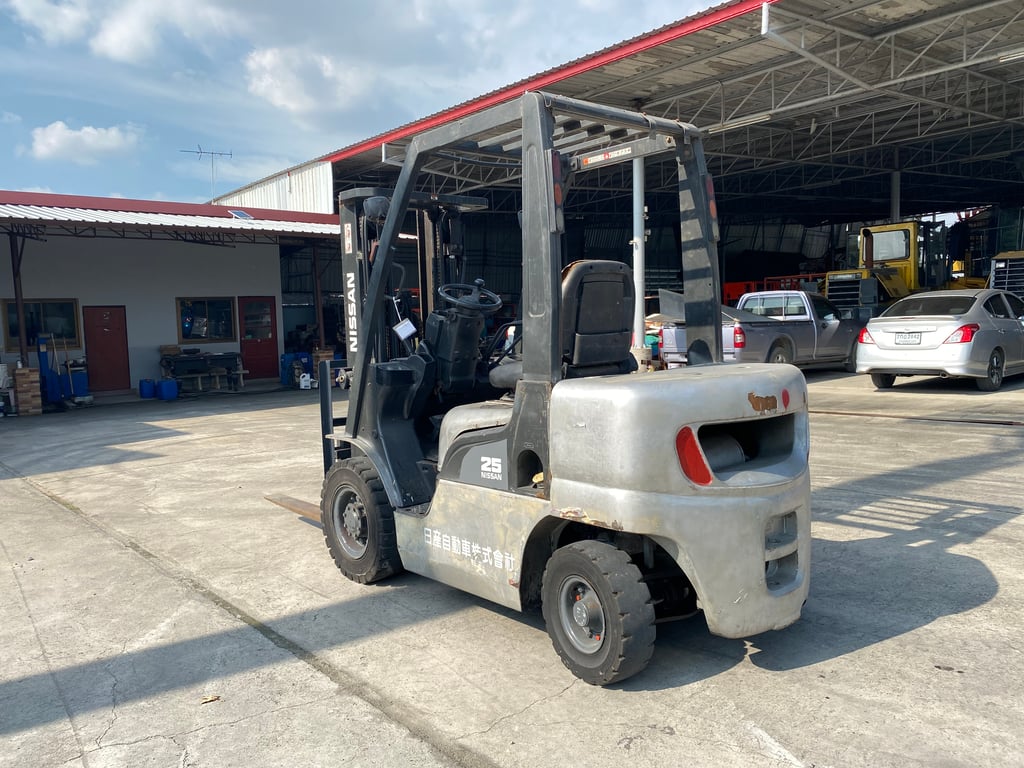 รถฟอร์คลิฟท์ NISSAN YG1F2A250 ยก 2.5ตัน ยกสูง 4.3เมตร ติดต่อ Line jiraroj2909 รถฟอร์คลิฟท์ NISSAN YG1F2A250 ยก 2.5ตัน ยกสูง 4.3เมตร ติดต่อ Line jiraroj2909