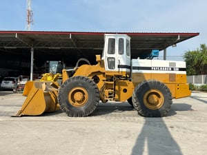รถตักล้อยาง KOMATSU  530 เทียบเท่า WA300 บุ้งกี๋ 2.3 คิว ยกสูง 3.6 ม. รถเก่านอกนำเข้า ติดต่อ Line jiraroj2909