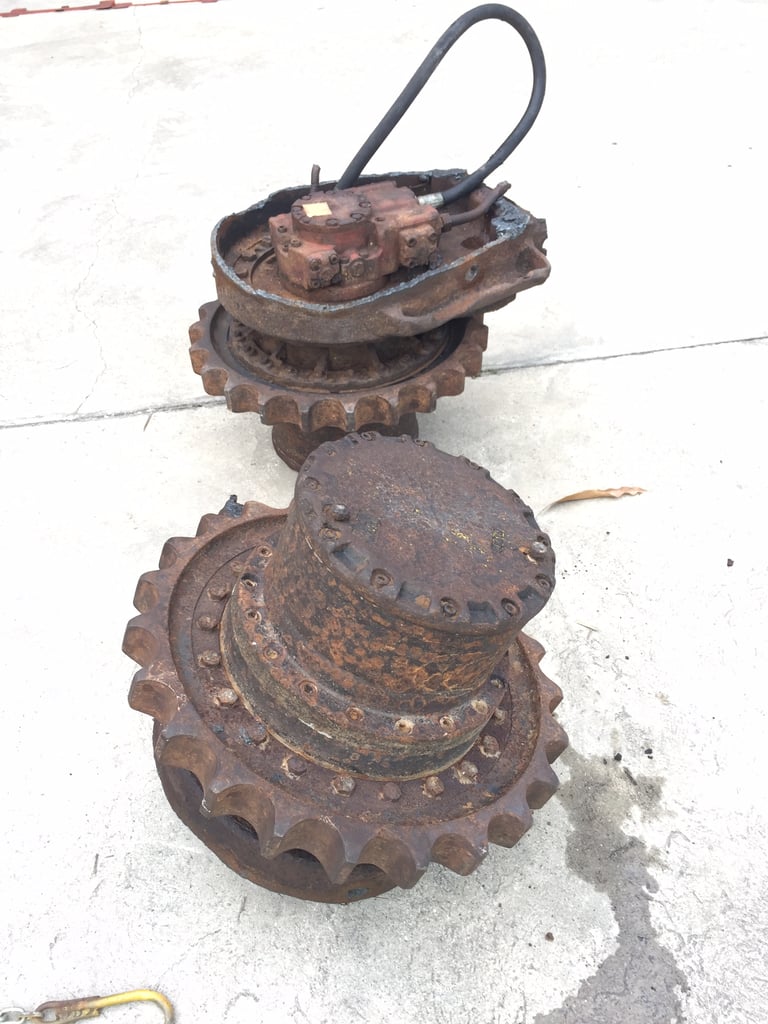 มอเตอร์ตัวเดิน KOBELCO  SK200-2 มือสองญี่ปุ่น ตัดบอดี้มา ติดต่อ Line jiraroj2909