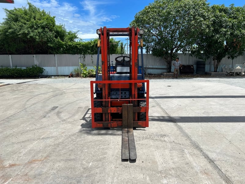 รถฟอร์คลิฟท์  TOYOTA 5FD25  ยก 2.5 ตัน ยกสูง 3เมตร รถเก่านอกนำเข้า ติดต่อ Line jiraroj2909