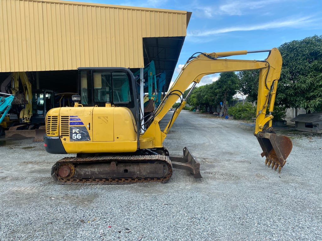 รถแบคโฮ KOMATSU PC56-7 ขนาด 5 ตัน รถเก่านอกนำเข้า ติดต่อ Line: jiraroj2909