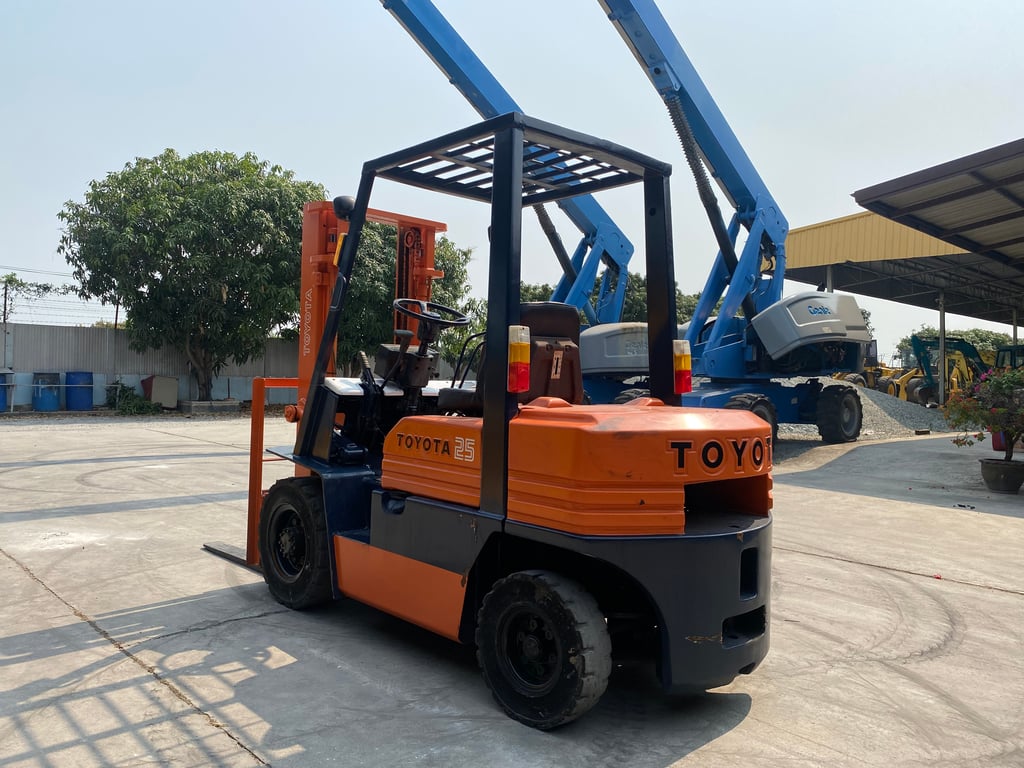 รถฟอร์คลิฟท์ TOYOTA 02-5FD25 ยก 2.5 ตัน เสาสูง 3เมตร ติดต่อ Line jiraroj2909 รถฟอร์คลิฟท์ TOYOTA 02-5FD25 ยก 2.5 ตัน เสาสูง 3เมตร ติดต่อ Line jiraroj2909