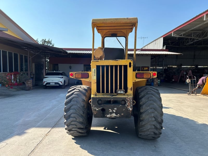 รถตักล้อยาง TOYOTA SDT15 บุ้งกี๋ 1.3 คิว รถเก่านอกนำเข้า ติดต่อ Line jiraroj2909 รถตักล้อยาง TOYOTA SDT15 บุ้งกี๋ 1.3 คิว รถเก่านอกนำเข้า ติดต่อ Line jiraroj2909