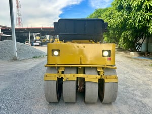 รถบดล้อหน้าเหล็กล้อหลังยาง 4 เส้น SAKAI TW500    ติดต่อ Line  jiraroj2909