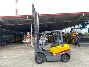 รถฟอร์คลิฟท์ TCM  FD25T3C ขนาด 2.5 ตัน ยกสูง 3 เมตร รถเก่านอกนำเข้า ติดต่อ Line jiraroj2909