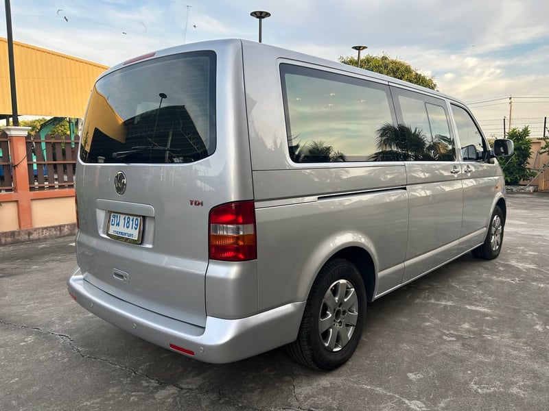 ปี 2005 รถตู้ Volkswagen Caravelle 2.5 TDi รถบ้าน เจ้าของขายเอง