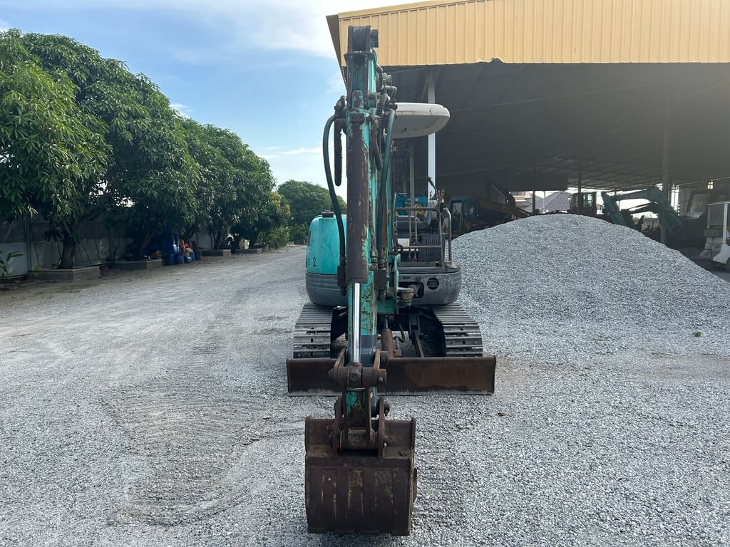 รถแบคโฮ KOBELCO SK30SR ขนาด 3 ตัน รถเก่านอกนำเข้า ติดต่อ Line: jiraroj2909