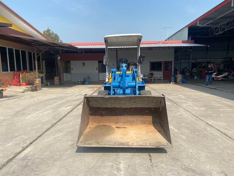 รถตักล้อยาง MITSUBISHI WS210 เทียบเท่า WA30   บุ้งกี๋ 0.7 คิว  รถเก่านอกนำเข้า   ติดต่อ   Line jiraroj2909