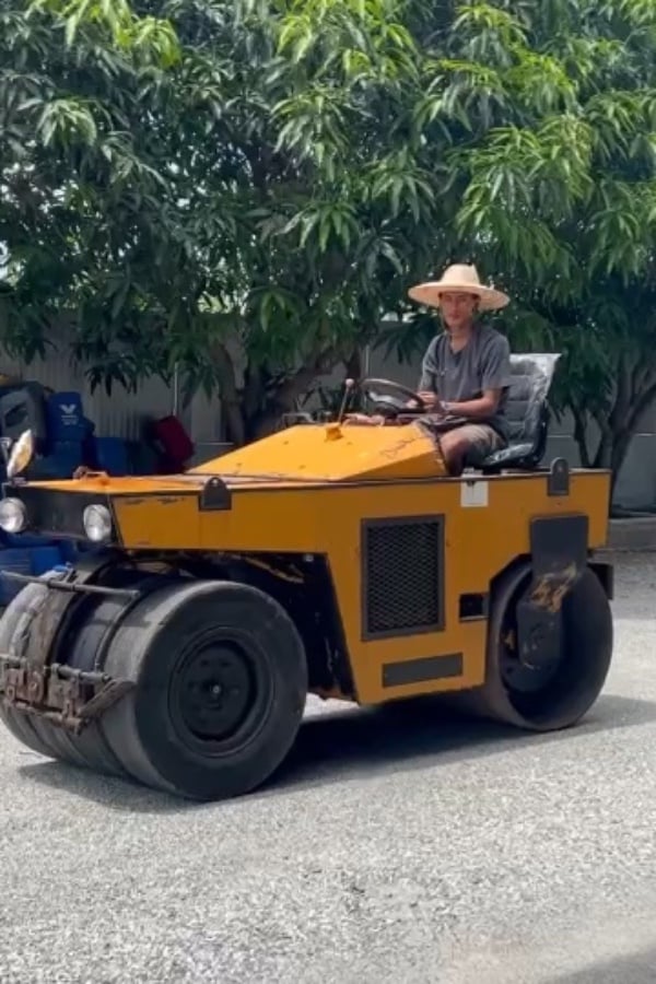 รถบด BOMAG BW102AC ขนาด 2.5 ตัน รถเก่านอกนำเข้า ติดต่อ Line jiraroj2909 รถบด BOMAG BW102AC ขนาด 2.5 ตัน รถเก่านอกนำเข้า ติดต่อ Line jiraroj2909