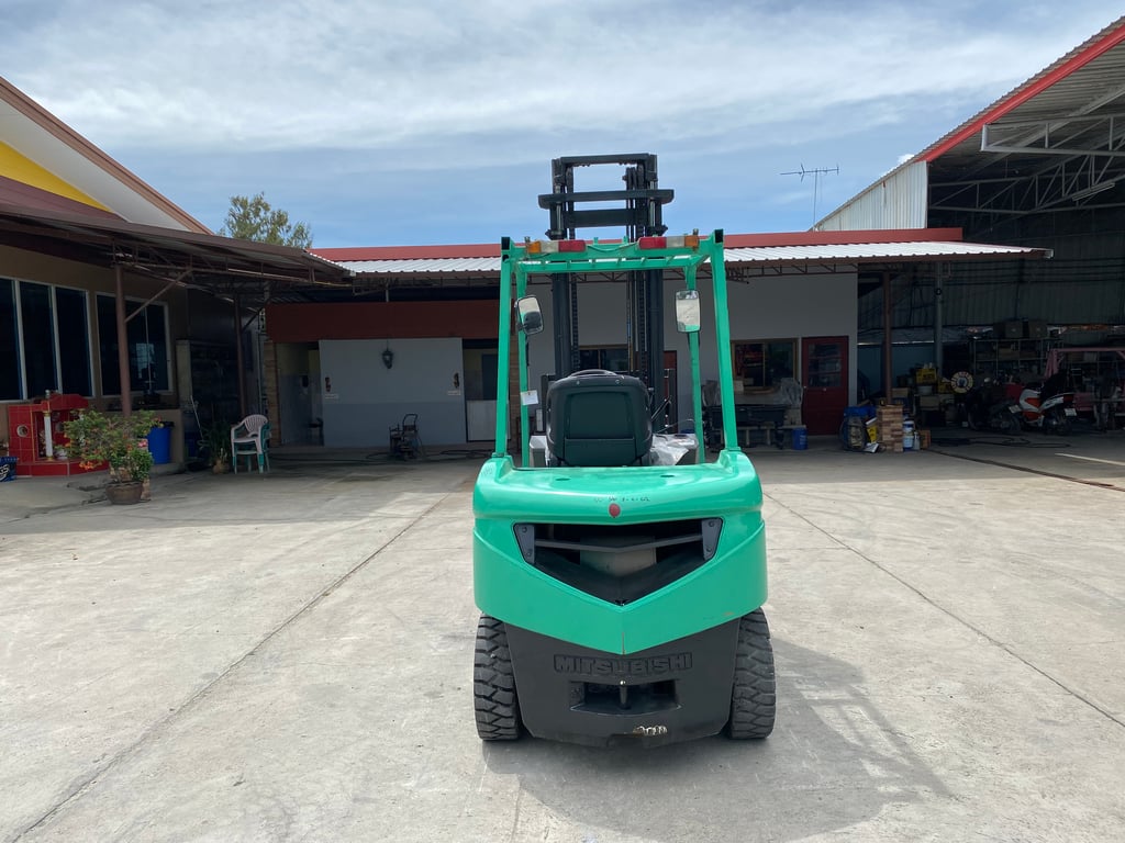 รถฟอร์คลิฟท์ MITSUBISHI FD30NT ยก 3ตัน งากระดก รถนอกนำเข้า ติดต่อ Line jiraroj2909 รถฟอร์คลิฟท์ MITSUBISHI FD30NT ยก 3ตัน งากระดก รถนอกนำเข้า ติดต่อ Line jiraroj2909
