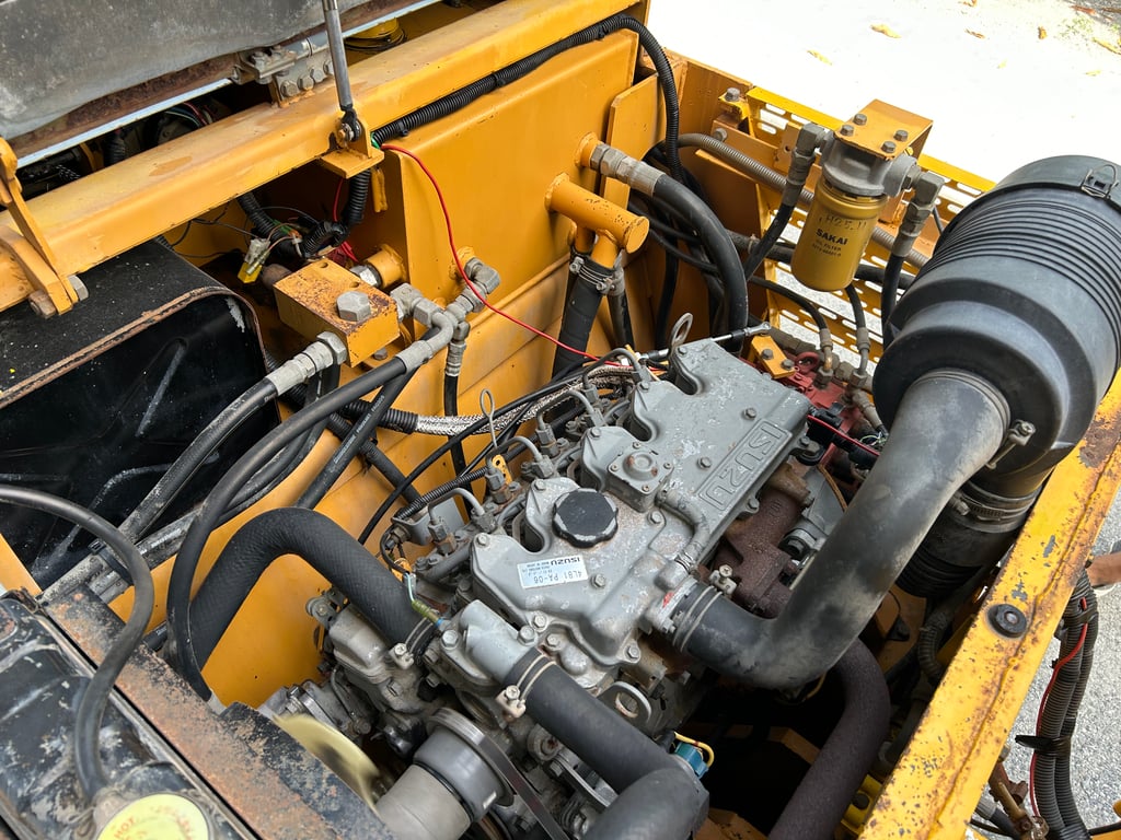 รถบดล้อหน้าเหล็กล้อหลังยาง SAKAI TW500W-1 หนัก 4 ตัน ติดต่อ Line jiraroj2909