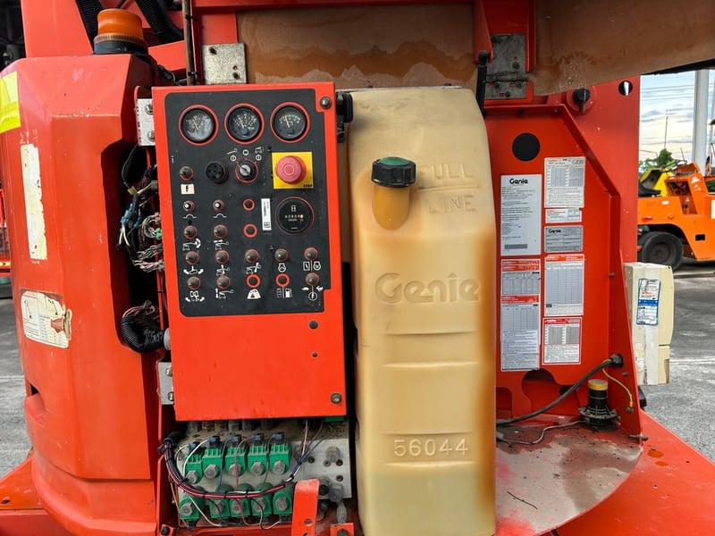 รถกระเช้า GENIE  Z34 -22IC ความสูง 10.4 เมตร  รถเก่านอกนำเข้า  ติดต่อ Line jiraroj2909