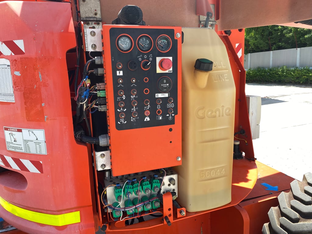 รถกระเช้า GENIE  Z34 -22 ความสูง 10.40เมตร  รถเก่านอกนำเข้า  ติดต่อ Line jiraroj2909