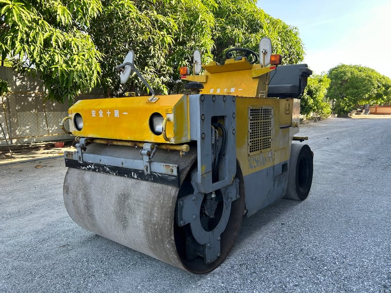 รถบด SAKAI TG25 ขนาด 2.5 ตัน รถเก่านอกนำเข้า  ติดต่อ   Line  jiraroj2909