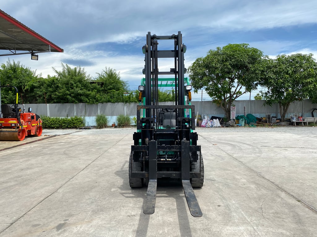 รถฟอร์คลิฟท์ MITSUBISHI FD30NT ยก 3ตัน งากระดก รถนอกนำเข้า ติดต่อ Line jiraroj2909 รถฟอร์คลิฟท์ MITSUBISHI FD30NT ยก 3ตัน งากระดก รถนอกนำเข้า ติดต่อ Line jiraroj2909