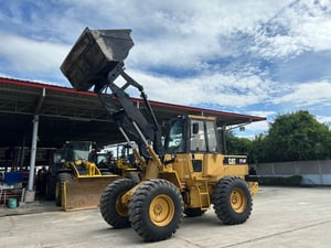 รถตักล้อยาง CAT IT14F บุ้งกี๋ 1.4 คิว ยกสูง 3.6 ม. คอนโทรลเดี่ยว รถเก่านอกนำเข้า ติดต่อ Line jiraroj2909