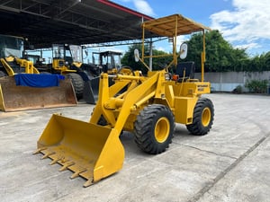 รถตักล้อยาง MITSUBISHI WS200 บุ้งกี๋ 0.3 คิว  รถเก่านอกนำเข้า ติดต่อ Line jiraroj2909