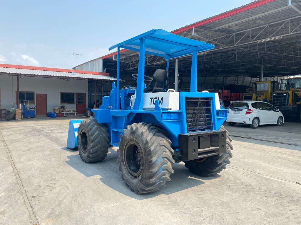 รถตักล้อยาง TCM 820 บุ้งกี๋ 0.7คิว แขนยกสูง 2.8 ม. เก่านอก ติดต่อ Line jiraroj2909 รถตักล้อยาง TCM 820 บุ้งกี๋ 0.7คิว แขนยกสูง 2.8 ม. เก่านอก ติดต่อ Line jiraroj2909