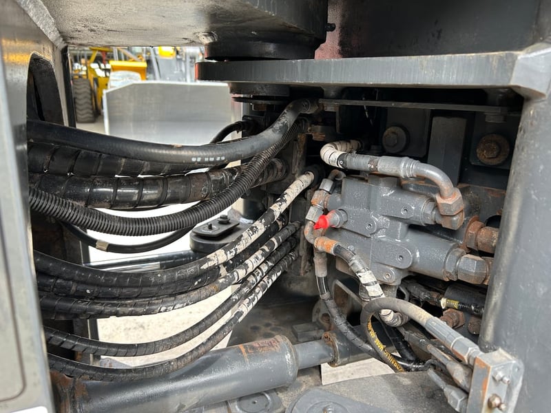 รถตักล้อยาง KOMATSU  WA380-6 บุ้งกี๋ 3.3 คิว  รถเก่านอกนำเข้า ติดต่อ Line jiraroj2909