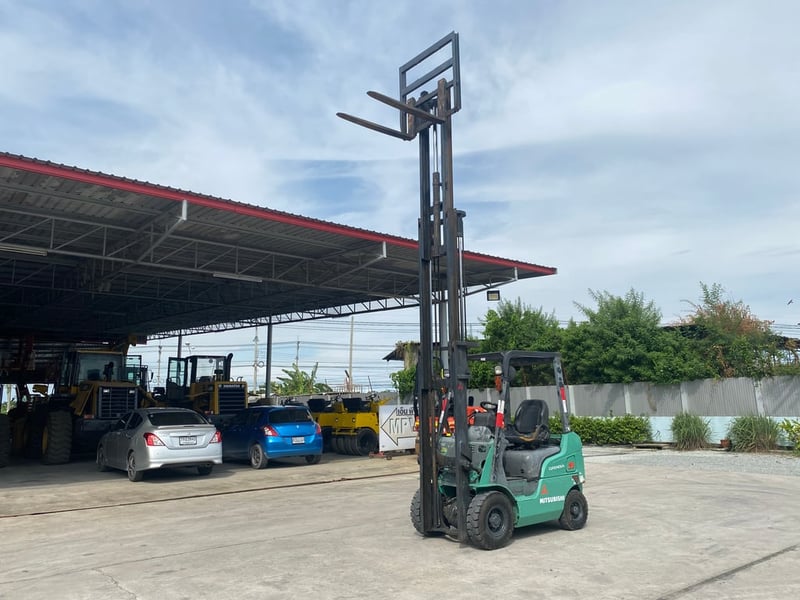 รถฟอร์คลิฟท์ MITSUBISHI FD15ND ยก 1.5 ตัน ยกสูง 4.7 เมตร รถเก่านอก ติดต่อ Line jiraroj2909 รถฟอร์คลิฟท์ MITSUBISHI FD15ND ยก 1.5 ตัน ยกสูง 4.7 เมตร รถเก่านอก ติดต่อ Line jiraroj2909