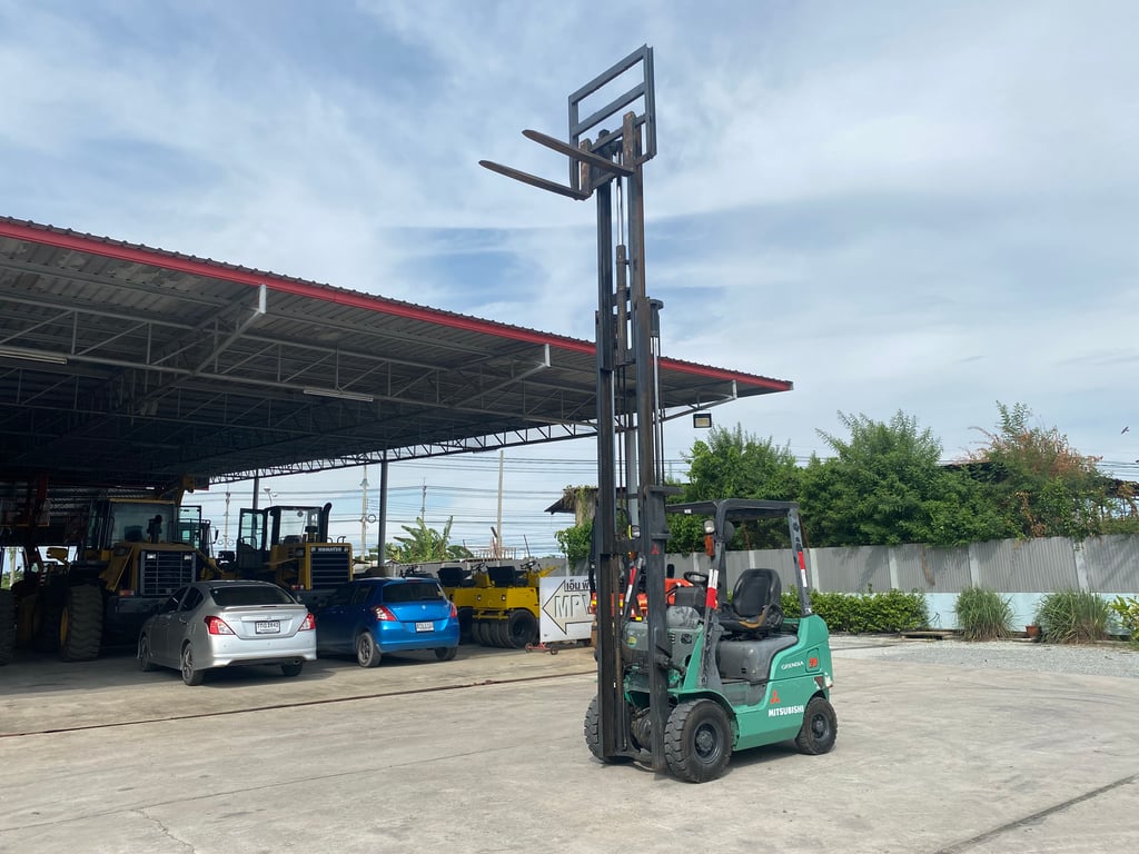 รถฟอร์คลิฟท์ MITSUBISHI  FD15ND  ยก 1.5 ตัน ยกสูง 4.7 เมตร รถเก่านอก  ติดต่อ   Line jiraroj2909