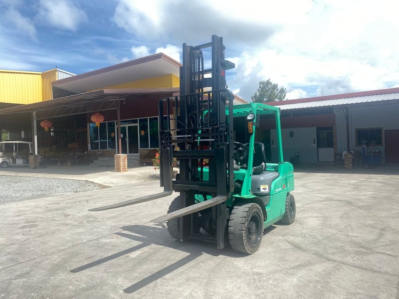 รถฟอร์คลิฟท์ MITSUBISHI FD30NT ยก 3ตัน เสาสูง 4เมตร งาสไลด์ ติดต่อ Line jiraroj2909