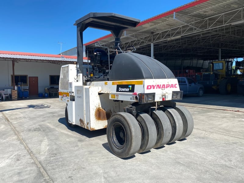 รถบดล้อยาง 9ล้อ  DYNAPAC  CP142 รถเก่านอกนำเข้า    ติดต่อ  Line jiraroj2909