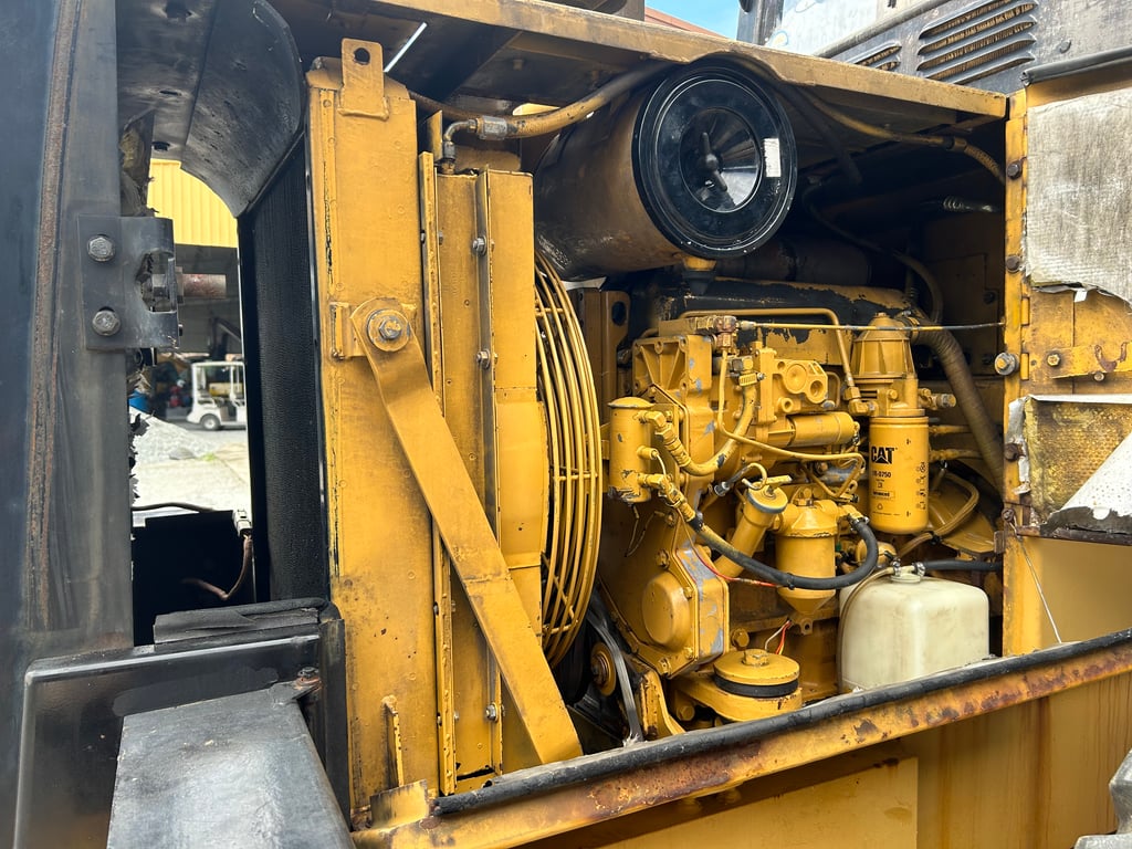 รถตักล้อยาง CAT IT14F บุ้งกี๋ 1.4 คิว ยกสูง 3.6 ม. คอนโทรลเดี่ยว รถเก่านอกนำเข้า ติดต่อ Line jiraroj2909
