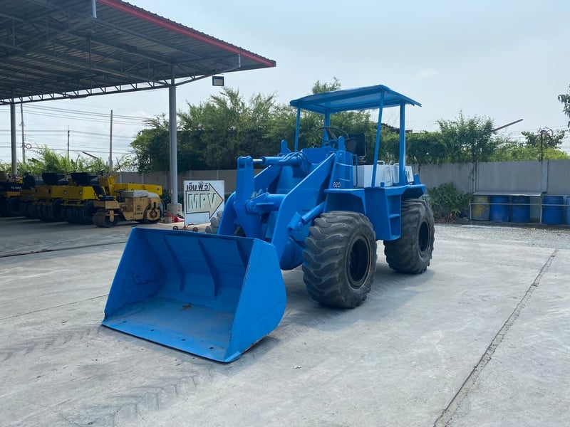 รถตักล้อยาง TCM 820 บุ้งกี๋ 0.7คิว แขนยกสูง 2.8 ม. เก่านอก ติดต่อ Line jiraroj2909 รถตักล้อยาง TCM 820 บุ้งกี๋ 0.7คิว แขนยกสูง 2.8 ม. เก่านอก ติดต่อ Line jiraroj2909