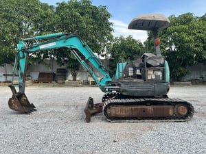 รถแบคโฮ KOBELCO SK30SR ขนาด 3 ตัน รถเก่านอกนำเข้า ติดต่อ Line: jiraroj2909