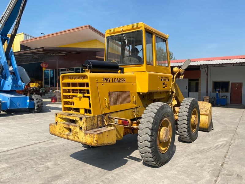 รถตักล้อยาง KOMATSU JH30B บุ้งกี๋ 1คิว รถเก่านอกนำเข้า ติดต่อ Line jiraroj2909 รถตักล้อยาง KOMATSU JH30B บุ้งกี๋ 1คิว รถเก่านอกนำเข้า ติดต่อ Line jiraroj2909